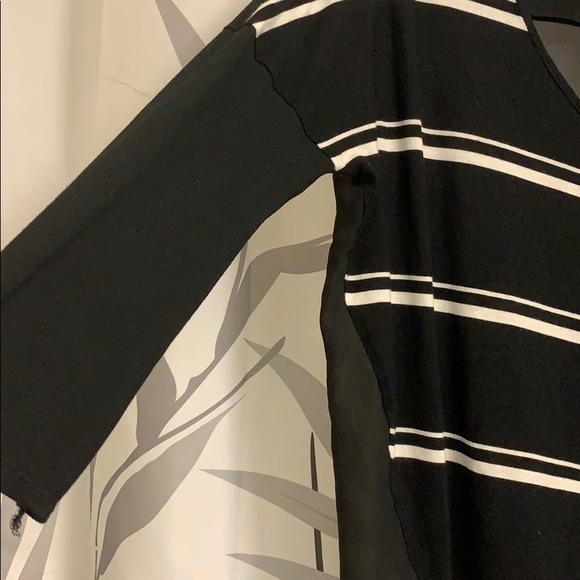 3/4 sheer back top - Picture 3 of 7